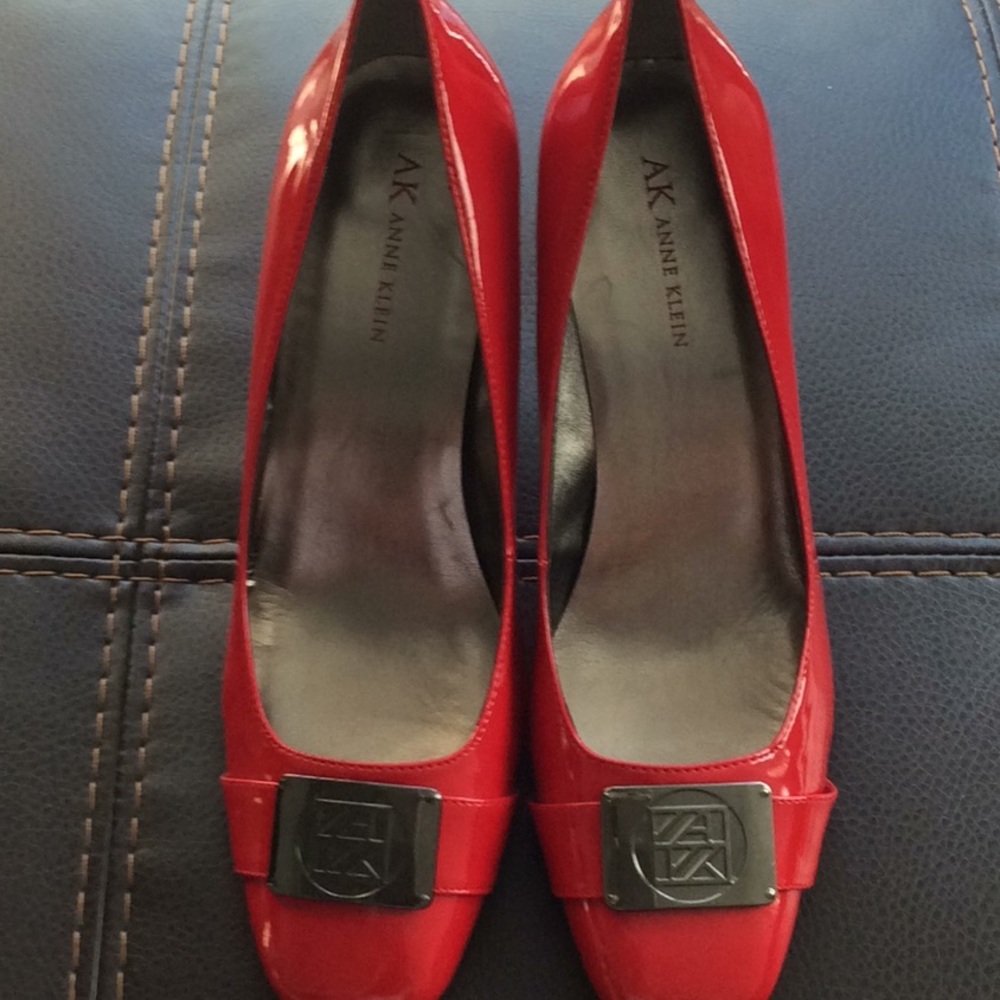 Shoes - Picture 2 of 5